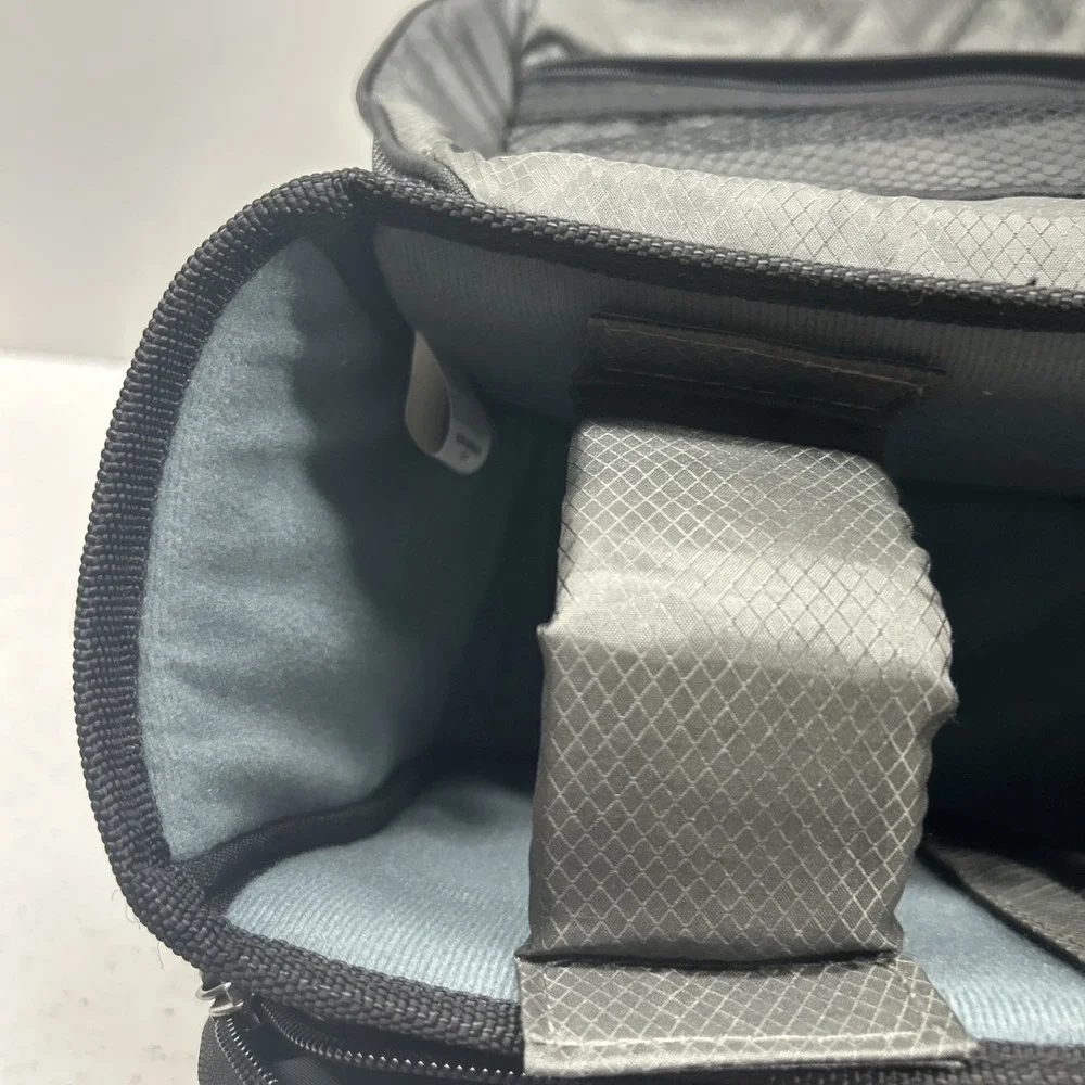 Genuine Nikon DSLR Accessory Bag With Shoulder Straps Excellent Condition